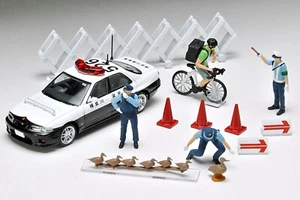 Diorama Collection 64 Japanese Police 1/64 Figure CarSnap 16a GeoColle Tomytec - Picture 1 of 10