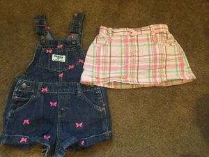 GUC Oshkosh 12 Monate rosa Schmetterling Shortalls marineblau Bündchen am Saum Mädchen - Bild 1 von 3