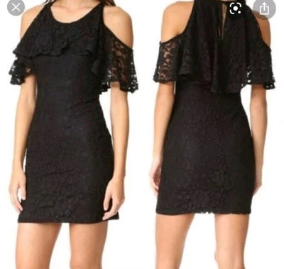 Mini vestido Ella Moss preto renda ombro frio recortado coquetel festa noturna médio - Imagem 1 de 4