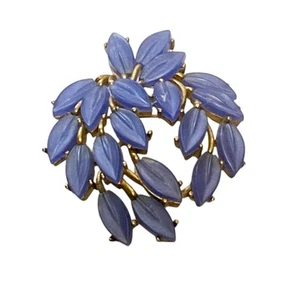Spilla Corona Trifari Viola Lavanda Lilla Thermoset Foglia Floreale Grappolo MC - Foto 1 di 8