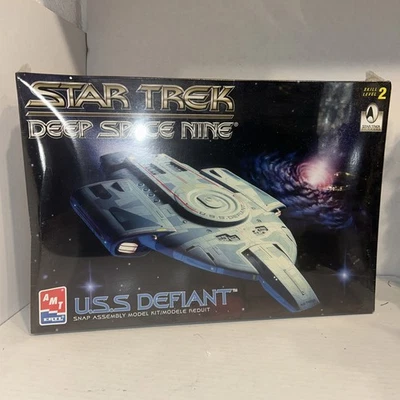 Star Trek Deep Space Nine USS Defiant AMT Ertl Model Kit NIB Sealed - Image 1 of 3