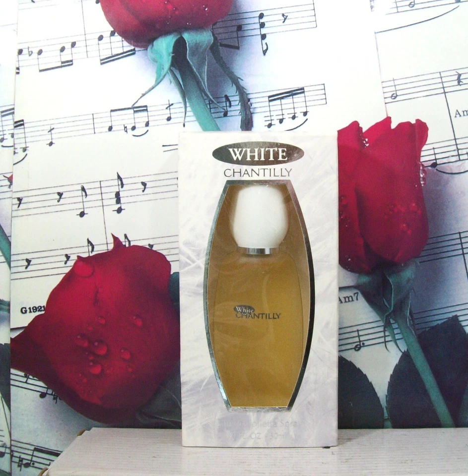 Dana White Chantilly EDT Spray 1.0 FL. OZ. Foto 1 de 1