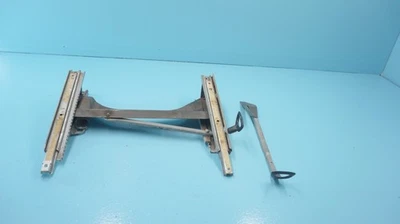 MERCEDES--BENZ W109 300SEL W108, ПЕРЕДНЯЯ ЛЕВАЯ БОКОВАЯ НАПРАВЛЯЮЩАЯ СИДЕНЬЯ, OEM, - Изображение 1 из 4