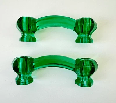 Dos manijas de cajón/gabinete de vidrio verde de la era de la depresión DE COLECCIÓN Foto 1 de 4