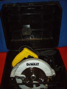 Dewalt DWE560-gb, Circular Saw, 240v, 184mm, 1350w. Heavy Duty. & Carry Case. - Picture 1 of 12