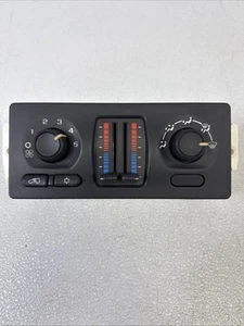 03-06 Chevy Silverado Tahoe GMC Sierra Yukon Climate Control OEM 15832313 - Picture 1 of 13