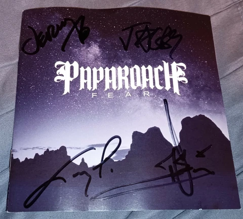 Papa Roach FEAR CD Signed By Entire Band Jacoby Shaddix Jerry Horton Tobin Auto Cover