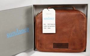 EN CAJA Y NUEVO CON ETIQUETAS Catálogo Sundance Cuero Kit de Artículos de Aseo/Afeitado Bolsas de Viaje con Asa - Imagen 1 de 15