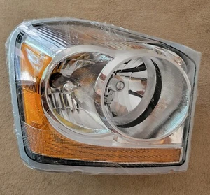 2004 Dodge Durango Passenger Right Side Headlights With bulbs Halogen Doorman - Picture 1 of 20