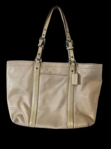 Coach East West hellbraune Ledertasche Schultertasche Handtasche F13098 - Bild 1 von 9