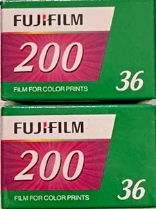 FUJIFILM COLOR 200 36 Aufnahmen 2 Filme MHD/expiry date 06/2026 - Bild 1 von 1
