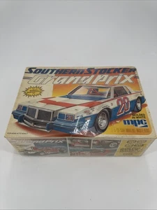 ¡Raro! De colección 1982 MPC "Southern Stocker" Pontiac Grand Prix 1/25 Kit Sellado! - Imagen 1 de 10