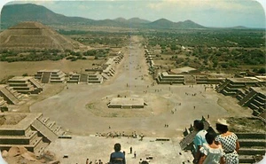 Plaza of the Moon Ave Dead Pyramid Sun San Juan Teotihuacan Mexico pm Postcard - Picture 1 of 2