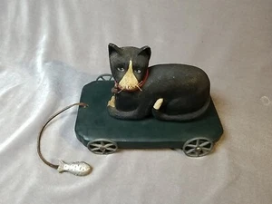 Blue Sky Cat On Wagon - Imagen 1 de 10