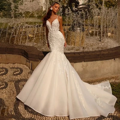 Sexy Wedding Dress Mermaid Bridal Gown V Neck Spaghetti Straps Lace Bride Gowns - Image 1 of 4