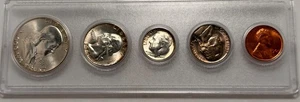 1961-P  UNCIRCULATED SET / TONING ON DIME AND NICKEL / SILVER HALF, QTR, & DIME - Picture 1 of 2
