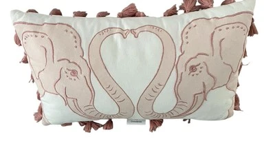 Travesseiro decorativo borda borla 19x12 Crate & Kids John Robshaw troncos de elefante - Imagem 1 de 4