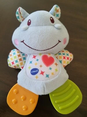 Vtech Baby LiL Critters Hippo Teether Plays 皱纹柔软毛绒玩具 — 第 1/4 张图片