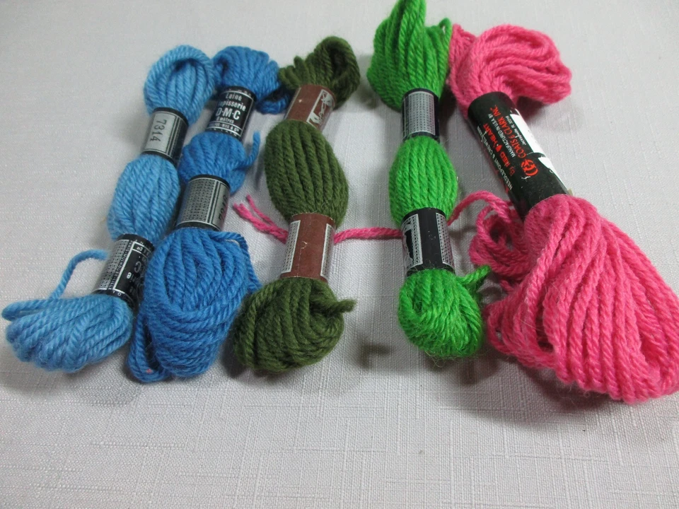 Lot of DMC & Red Heart lambswool Persian type crewel - Image 1 of 1