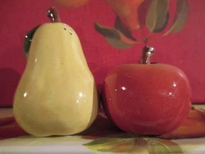 APPLE & PEAR ~~ SALT & PEPPER SHAKERS - Picture 1 of 6