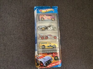 2010 Hot Wheels 5 Pack HW City Works 5-pack Great Gift - Picture 1 of 9