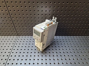 Convertidor de frecuencia Lenze 8200 Vector E82EV751_2C 230/240V 0,75KW + mando - Imagen 1 de 5