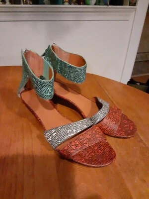 Сандалии Rebecca Mingkoff на танкетке с ремешком на лодыжке разноцветные с анималистическим принтом размер 9 М - Изображение 1 из 4