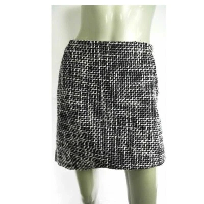 Saia feminina Inc 4 lápis preto branco acima do joelho tricô - Imagem 1 de 2