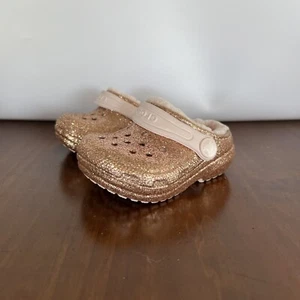 Crocs Toddler Girl Size 4C Rose Gold Pink Glitter Shoes Sandals Sherpa Lined C 4 - Picture 1 of 10