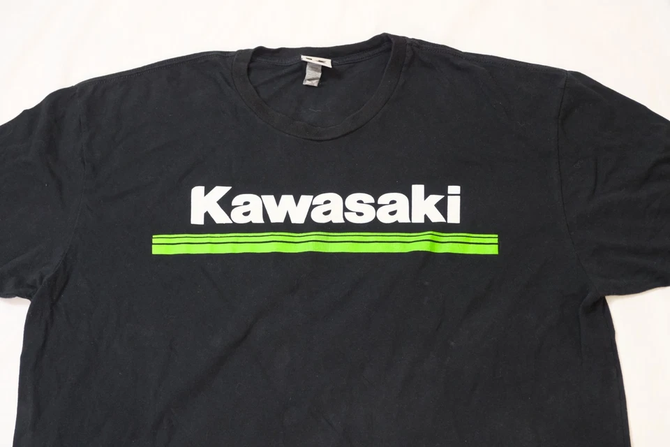 Camiseta negra marca Kawasaki con logotipo a rayas verdes talla XL Foto 1 de 4