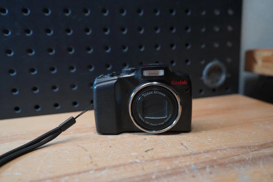 Cámara digital (C) Kodak EasyShare Z915 Foto 1 de 4