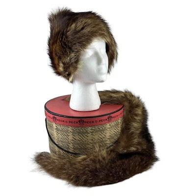 Bleached Raccoon Fur Hat and Collar with Peck & Peck Box Vintage 1960s Medium - Image 1 of 4