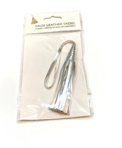 VIVID WRAP BATH, ENGLAND SILVER FAUX LEATHER TASSEL - Picture 1 of 2