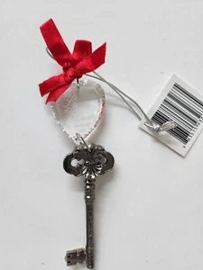 Verzierter "Schlüssel" Weihnachtsschmuck mit Herz "It's Love that Makes a House a Home" - Bild 1 von 3