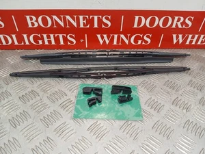 NEW GENUINE VOLVO V40 / S40 FRONT WIPER BLADES 1996-2004 31276593 - Picture 1 of 4