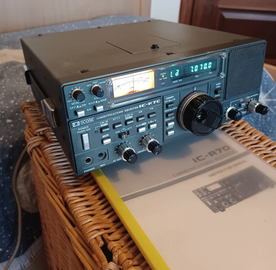 Icom HF Receiver IC-R70 Ricevitore ssb cw am - Image 1 of 3