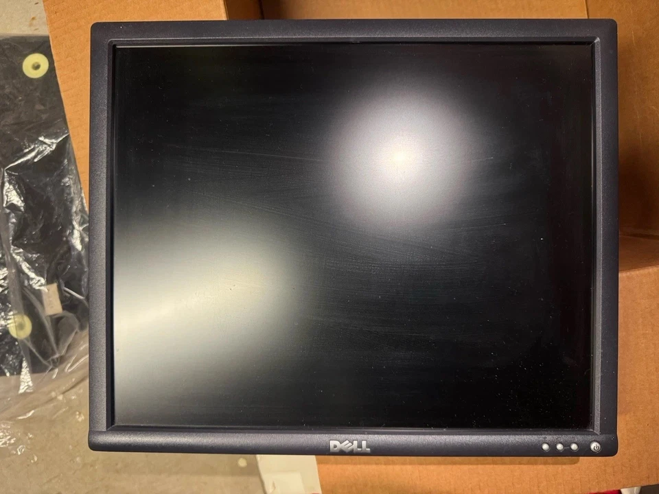 Dell 1901FP 19" LCD Monitor 4-USB, DVI & VGA Ports w/ Stand - Image 1 of 4