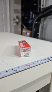 NGK Spark Plug BR8ES | Yamaha Genuine | Part #94701-00204-00 | 1 Pack - Imagen 1 de 1