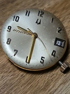 Bulova Accutron 1966 movimiento 218D con esfera agujas corona lote de 7 sin probar - Imagen 1 de 3
