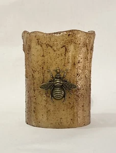 ONE BURNT IVORY "ROYAL BEE" FARMHOUSE 4" DRIP TIMER PILLAR CANDLE W/ BEE CHARM - Picture 1 of 3