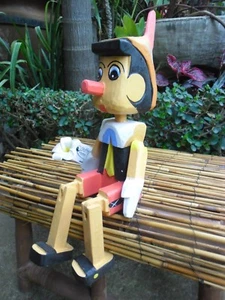 Balinese Hand Crafted Pinocchio - Sitting Pinocchio with movable arms & legs - Picture 1 of 6