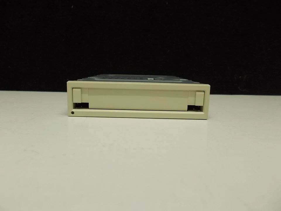TEAC, Tape Drive 800, FT-3008TR-001, S/NO.: 252377, P/NO.: 19305170-01  #SU-70 - Image 1 of 1