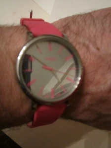 TIMEX WATCH - MIRROR DESIGN FACE HOT PINK RUBBER BAND - OFC-13 - Picture 1 of 4