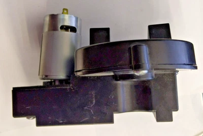 Caja de cambios de motor de 6 voltios originales Power Wheels Lil' Kawasaki KFX parte # 00968-3900 Foto 1 de 4