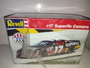 MAQUETTE REVELL 7145 - 1/25 - N°17 SUPERFLO CAMARO  - COMPLET - Foto 1 di 5
