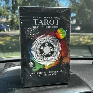 Wild Unknown Tarot Deck und Reiseführer (offizielles Andenken-Box-Set) von Kim... - Bild 1 von 3