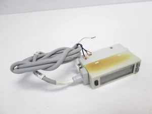 Sunx FM-253-4-P Digital Flow Sensor, 5L/MIN, PNP, 4mm Port Fitting, 12-24VDC - Picture 1 of 3