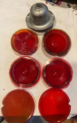 SEIS 1939 Cadillac 61 La Salle Luz trasera derecha o izquierda Lente y toma de luz Foto 1 de 4