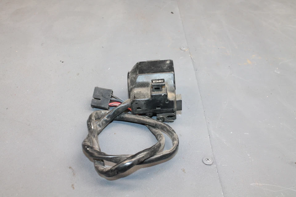 1982 YAMAHA VISION 550 RIGHT CLIP ON HANDLE KILL OFF START SWITCH SWITCHES #3 - Image 1 of 4
