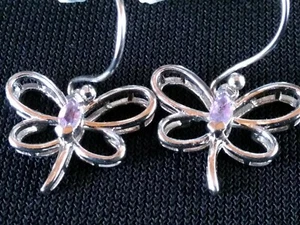 Pendientes mariposa de plata de ley con piedras de amatista y alambres franceses - Imagen 1 de 5